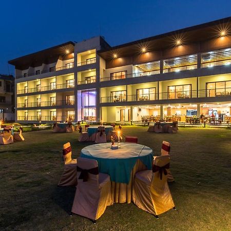 Park Safari Resort Саураха Екстериор снимка