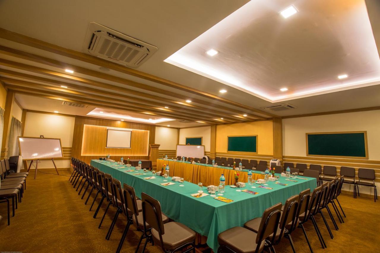 Park Safari Resort Саураха Екстериор снимка