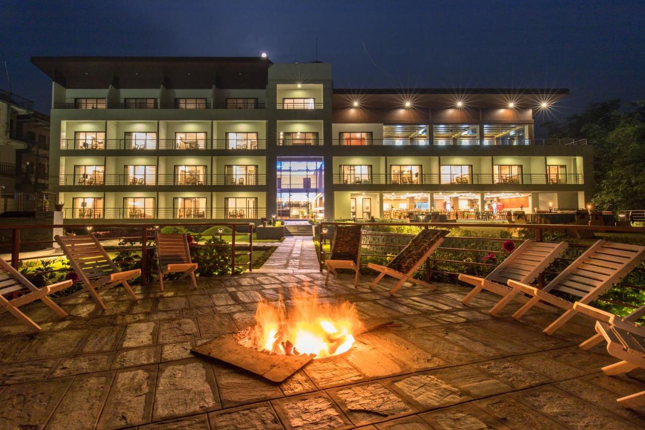 Park Safari Resort Саураха Екстериор снимка