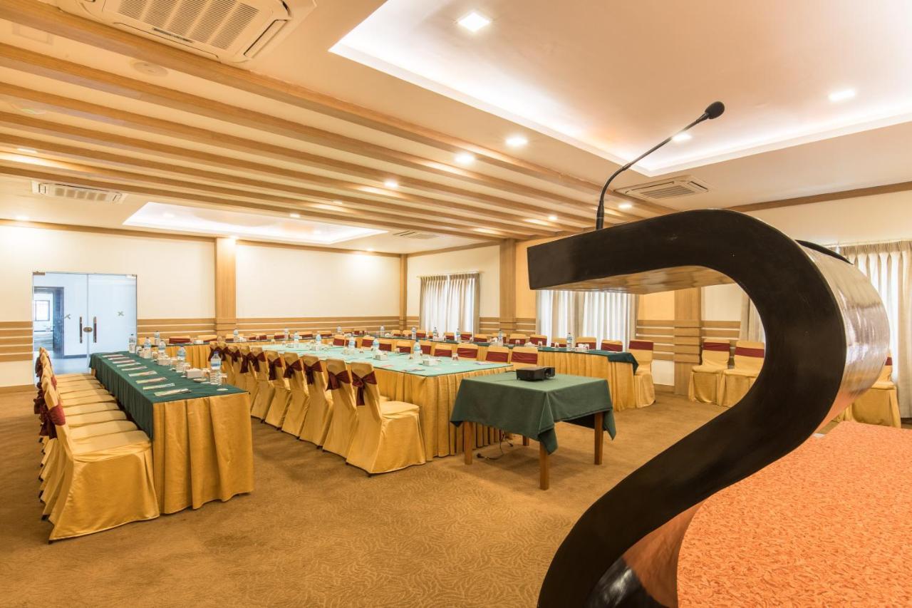Park Safari Resort Саураха Екстериор снимка